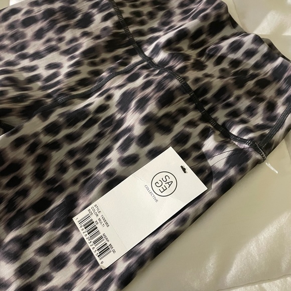 Sage Pattern biker shorts size XS - Picture 4 of 4